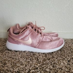Nike Roshe One Premium Rose Pink Running Shoes